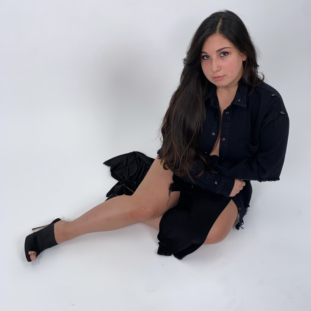 Meet your Posher, Daniella